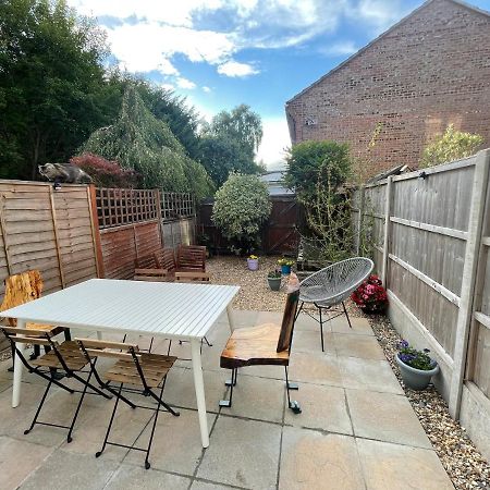 Beautiful Town House With Private Garden And Patio Canford Magna Exterior foto