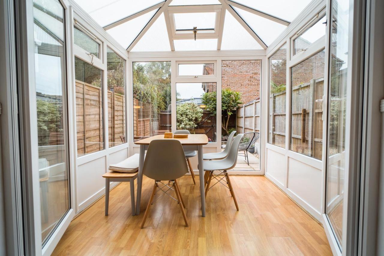 Beautiful Town House With Private Garden And Patio Canford Magna Exterior foto