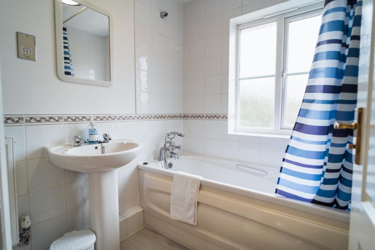 Beautiful Town House With Private Garden And Patio Canford Magna Exterior foto