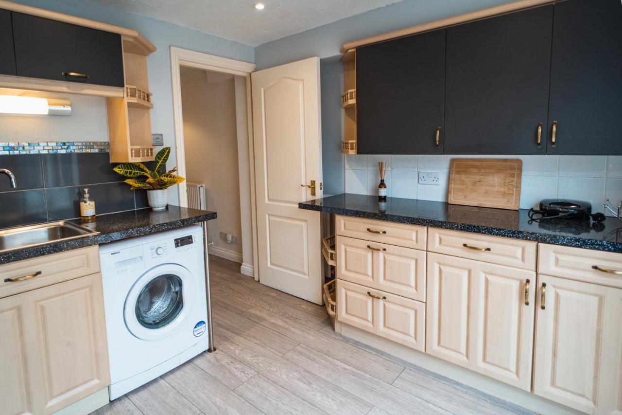 Beautiful Town House With Private Garden And Patio Canford Magna Exterior foto