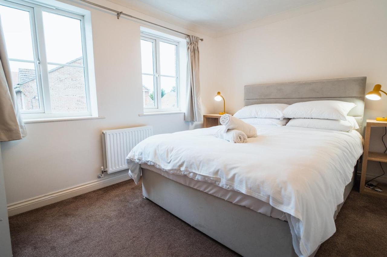 Beautiful Town House With Private Garden And Patio Canford Magna Exterior foto