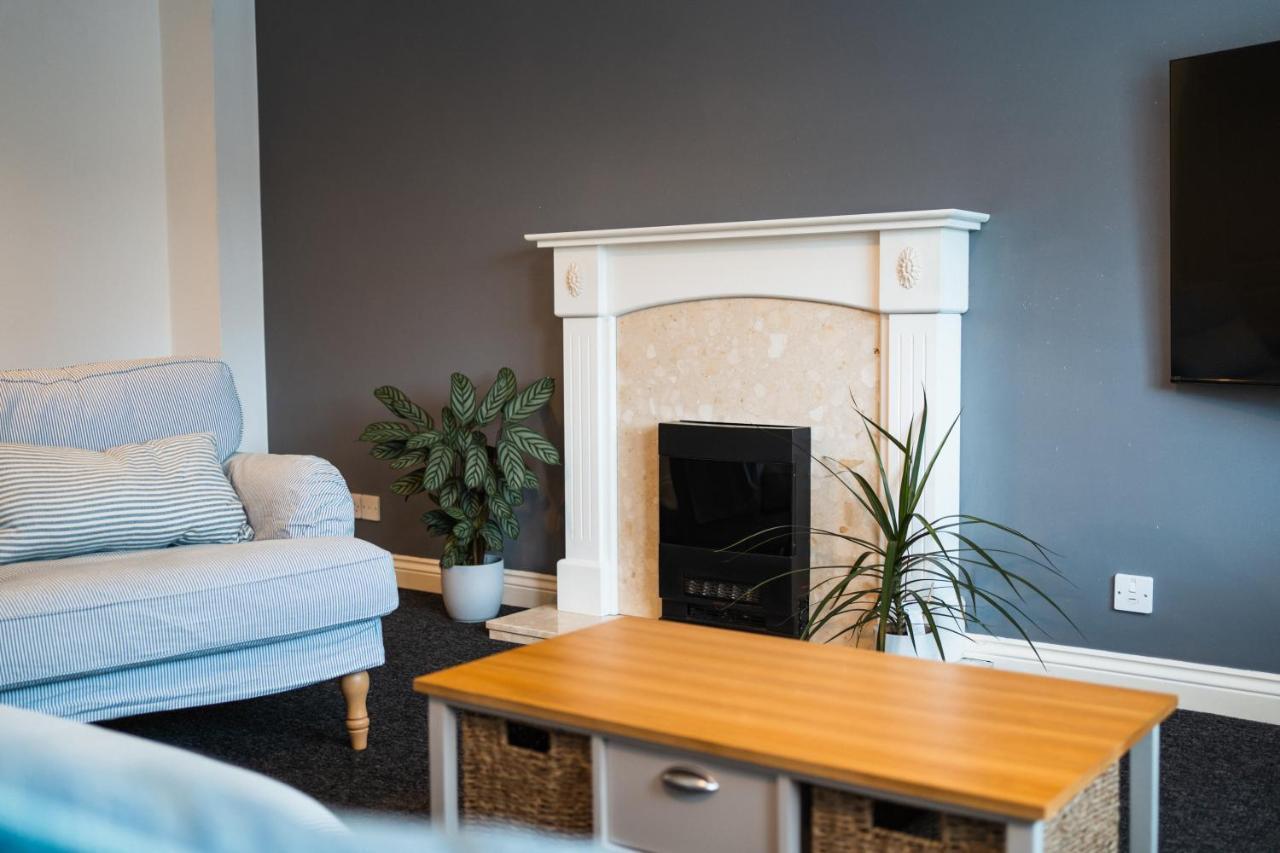 Beautiful Town House With Private Garden And Patio Canford Magna Exterior foto