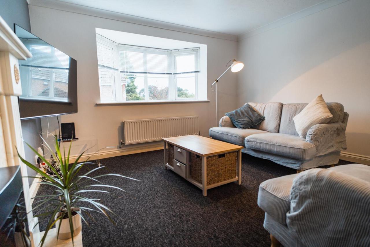 Beautiful Town House With Private Garden And Patio Canford Magna Exterior foto