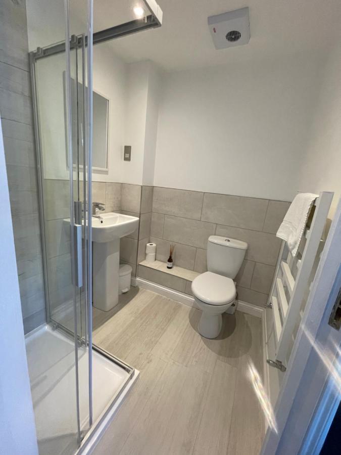 Beautiful Town House With Private Garden And Patio Canford Magna Exterior foto